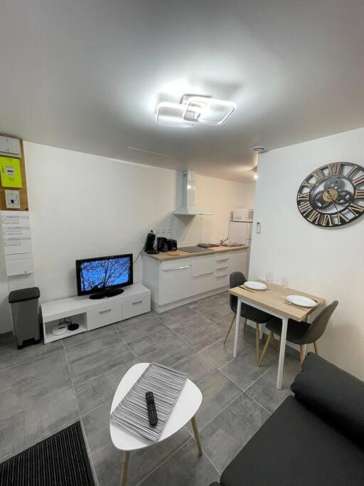 La Maisonnette Saint-Quentinoise ภายนอก รูปภาพ